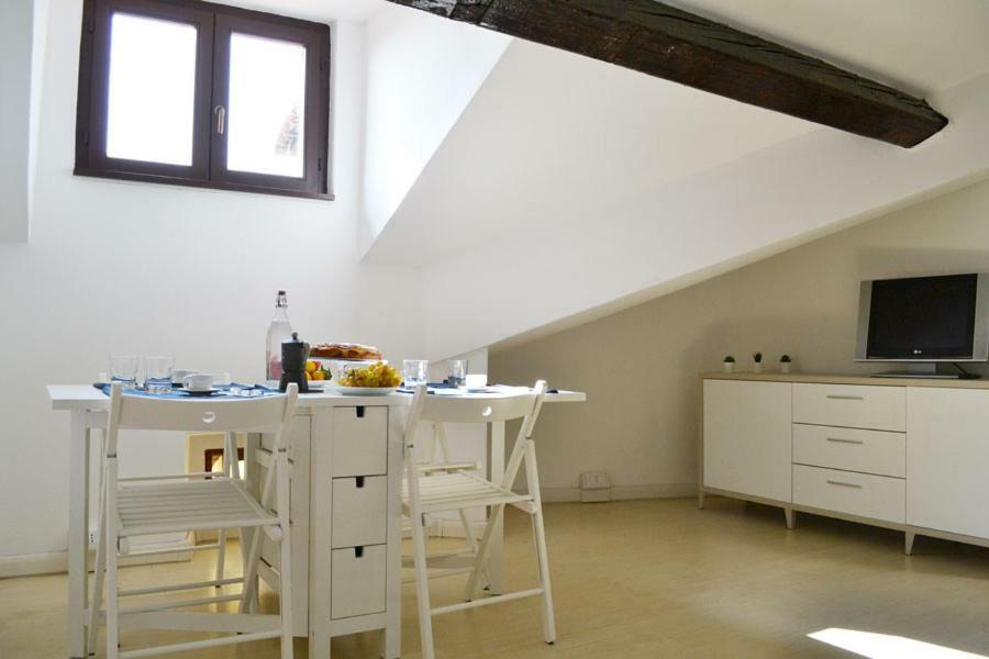 Ferienwohnung La Mansarda Sui Navigli Mailand Exterior foto